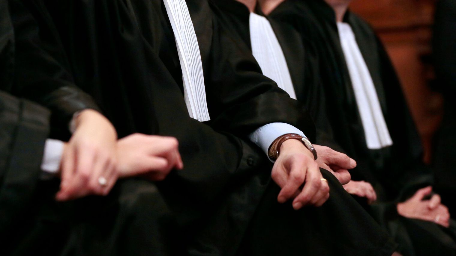 En France La Justice Est Un Service Public